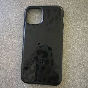 iPhone 11 Pro black leopard loopy